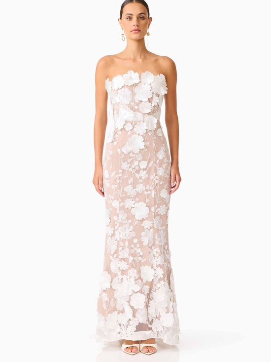 Elliatt Dresses & Skirts - Elliatt Tiana Floral Maxi Dress in White